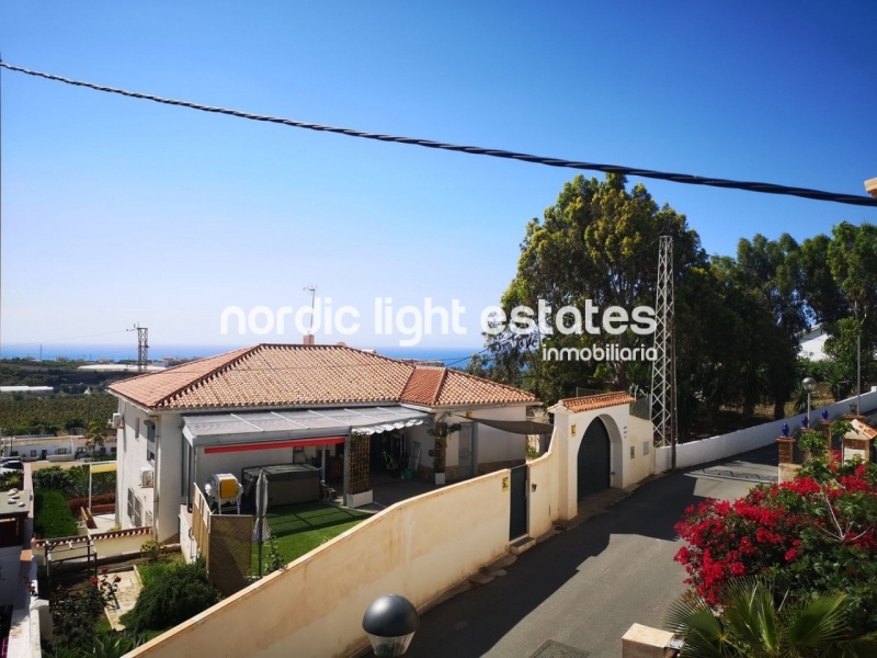Good sized villa with pool and sea views in Torrox Costa