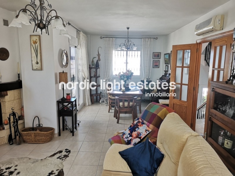 Good sized villa with pool and sea views in Torrox Costa