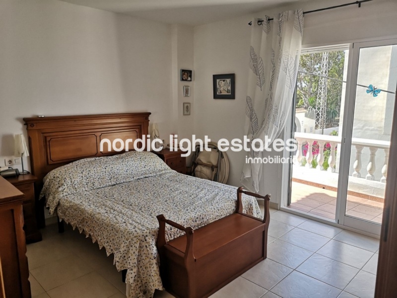 Good sized villa with pool and sea views in Torrox Costa