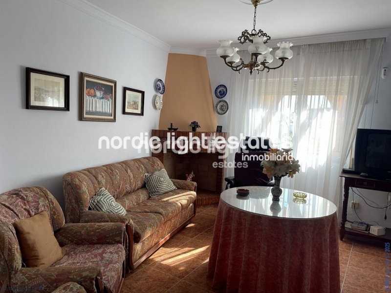Linda casa con una parcela de 1.300m2 en Torrox Costa