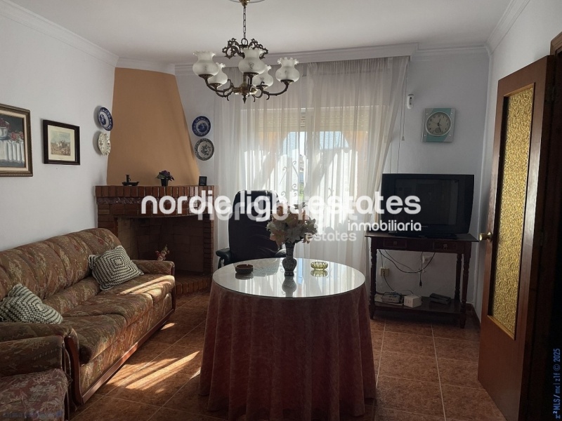 Linda casa con una parcela de 1.300m2 en Torrox Costa