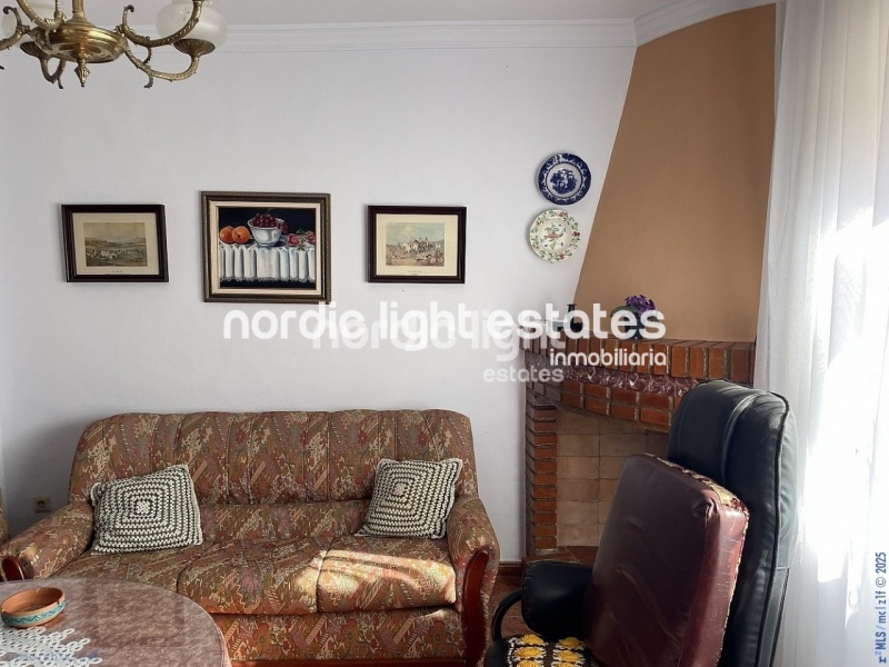 Linda casa con una parcela de 1.300m2 en Torrox Costa
