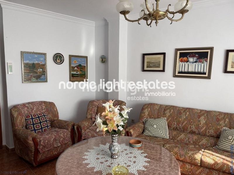 Linda casa con una parcela de 1.300m2 en Torrox Costa
