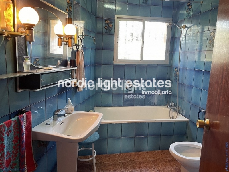 Linda casa con una parcela de 1.300m2 en Torrox Costa