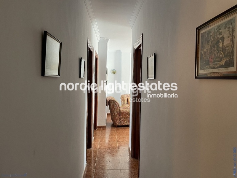 Linda casa con una parcela de 1.300m2 en Torrox Costa