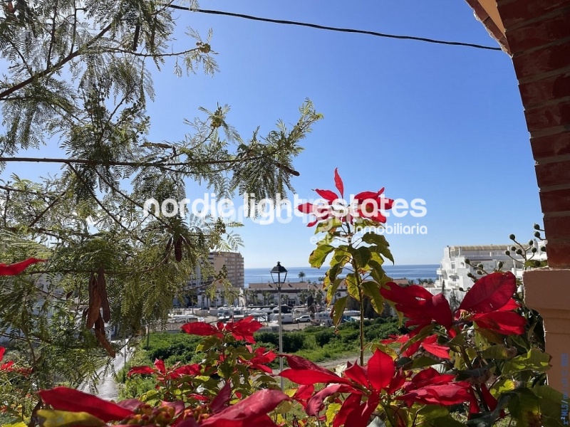 Linda casa con una parcela de 1.300m2 en Torrox Costa