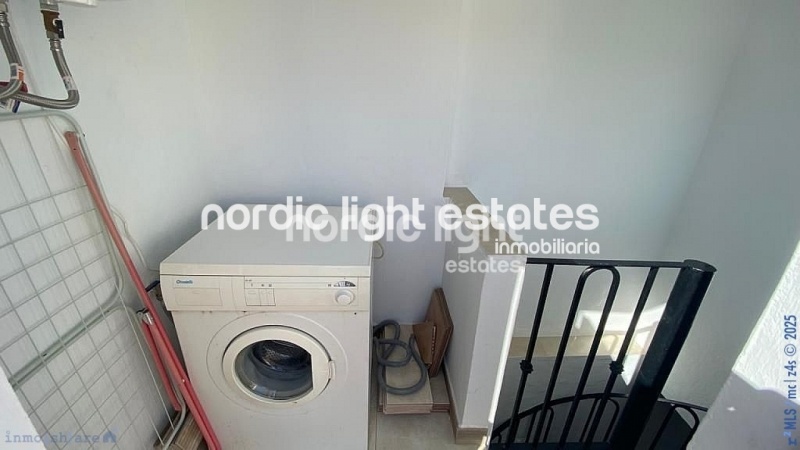 Casa adosada con 3 estudios reformados en Torrox