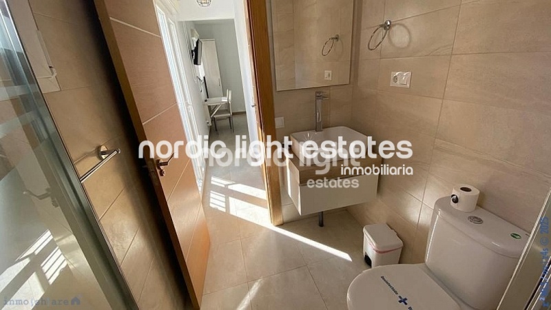 Casa adosada con 3 estudios reformados en Torrox