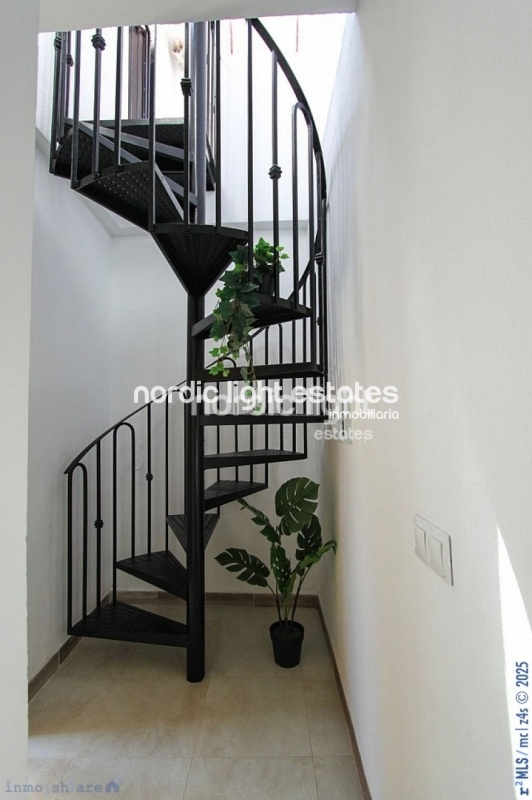 Casa adosada con 3 estudios reformados en Torrox