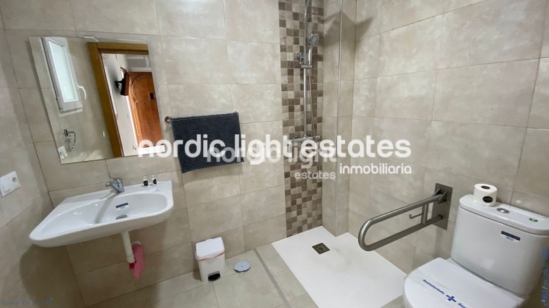 Casa adosada con 3 estudios reformados en Torrox