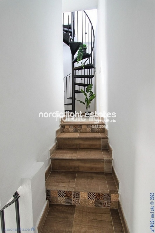 Casa adosada con 3 estudios reformados en Torrox