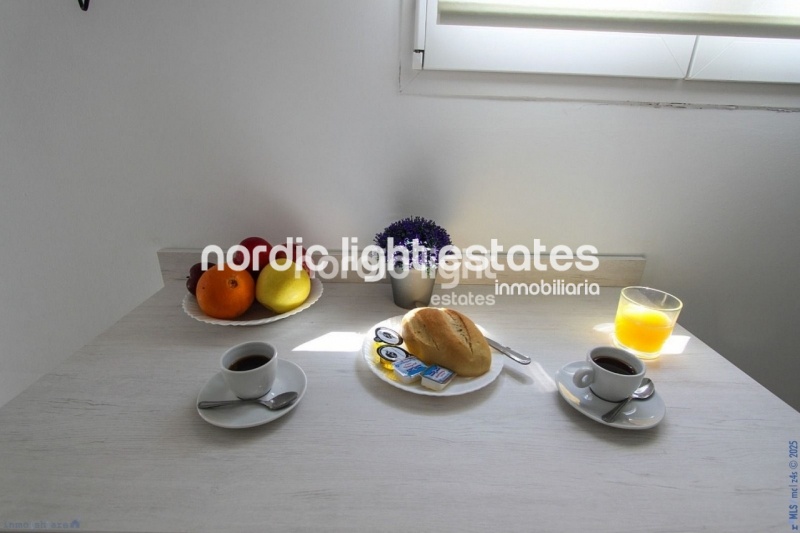 Casa adosada con 3 estudios reformados en Torrox