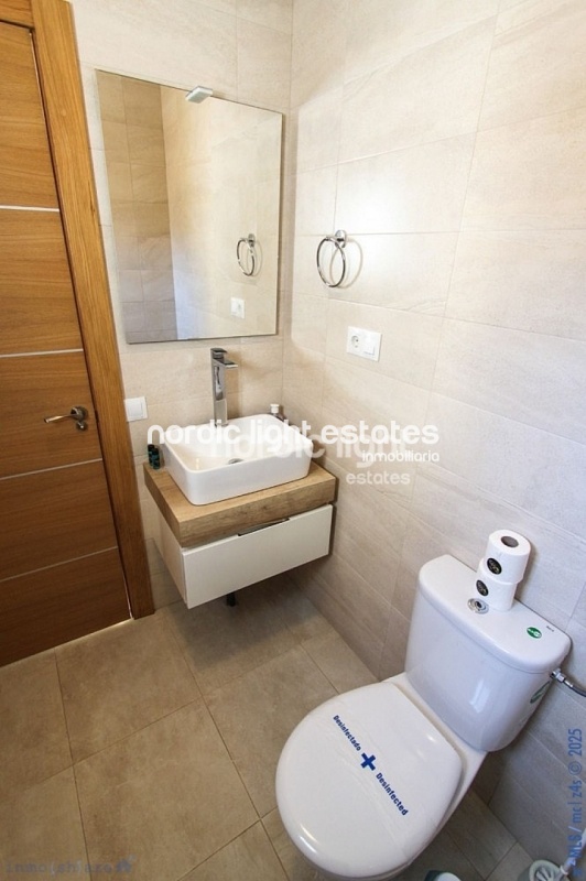 Casa adosada con 3 estudios reformados en Torrox