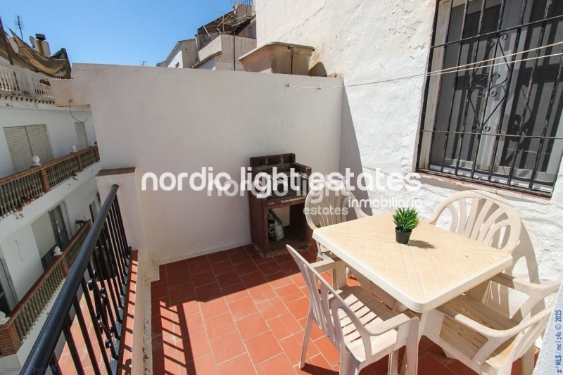 Casa adosada con 3 estudios reformados en Torrox