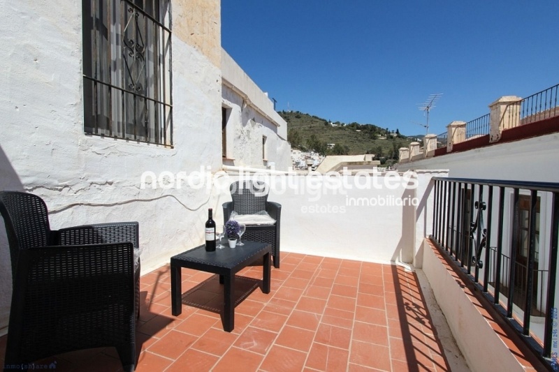 Casa adosada con 3 estudios reformados en Torrox