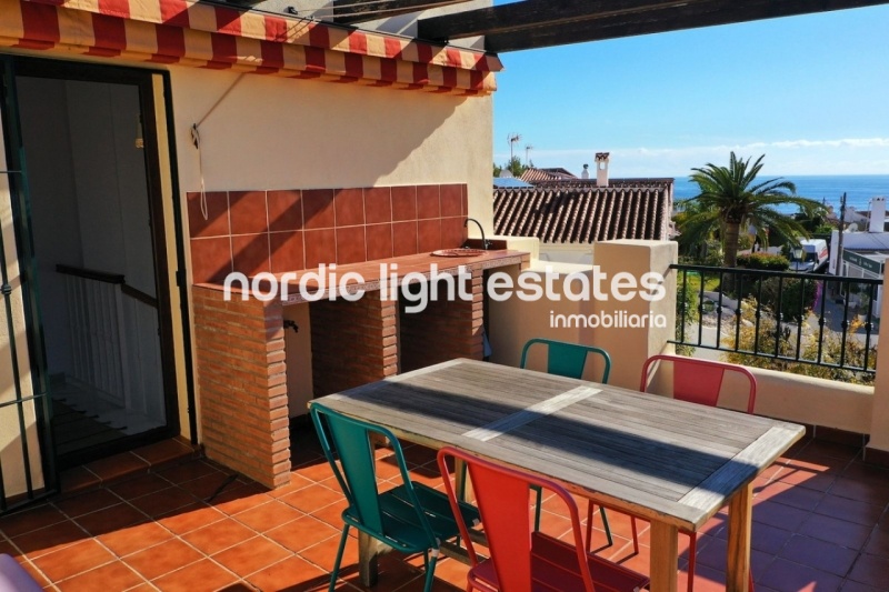 Encantadora casa adosada en la exclusiva zona de Chimenea en Nerja