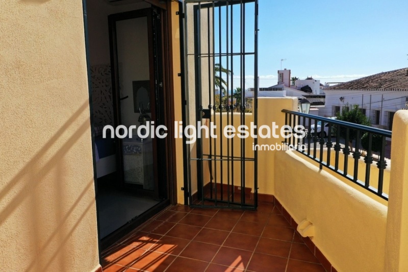 Encantadora casa adosada en la exclusiva zona de Chimenea en Nerja