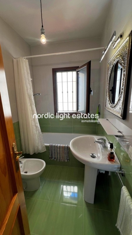 Encantadora casa adosada en la exclusiva zona de Chimenea en Nerja