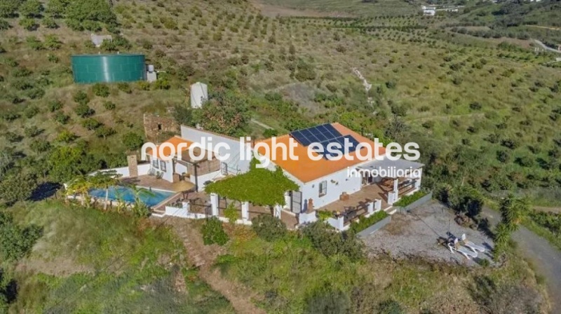 Extraordinaria villa muy especial en Benamargosa