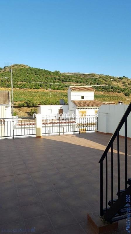 Bonita casa adosada con 2 terrazas muy grandes en Algarrobo