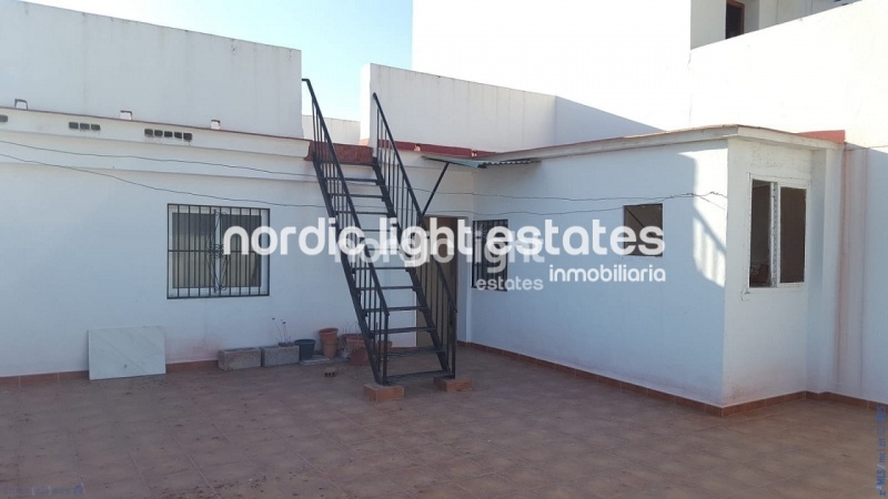 Bonita casa adosada con 2 terrazas muy grandes en Algarrobo