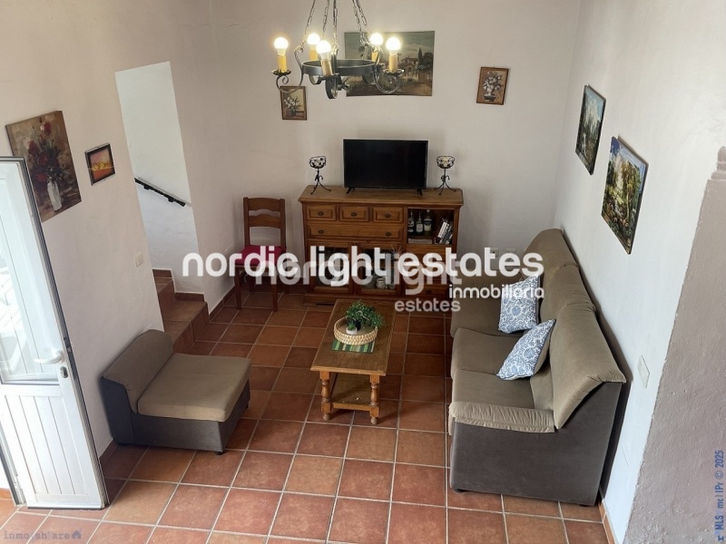 Auténtica casa de pueblo con pequeña piscina privada en Maro, Nerja