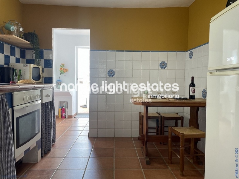 Auténtica casa de pueblo con pequeña piscina privada en Maro, Nerja