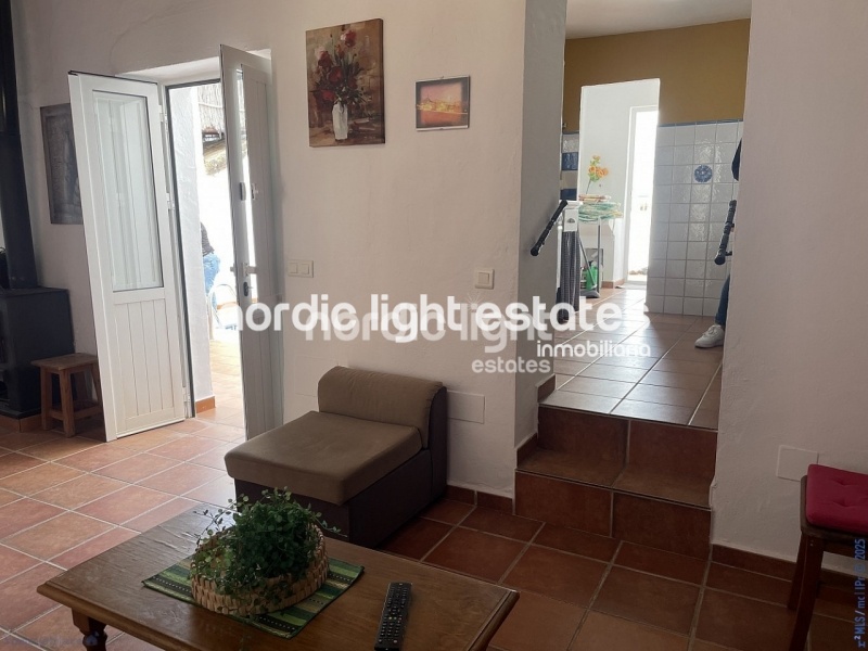 Auténtica casa de pueblo con pequeña piscina privada en Maro, Nerja