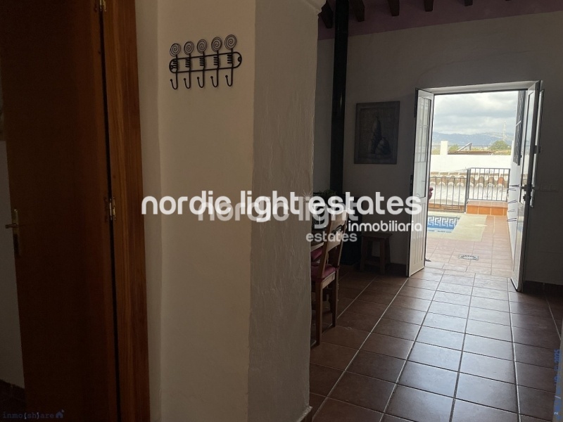 Auténtica casa de pueblo con pequeña piscina privada en Maro, Nerja