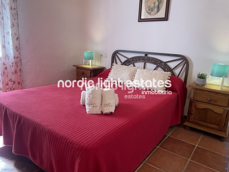 Auténtica casa de pueblo con pequeña piscina privada en Maro, Nerja