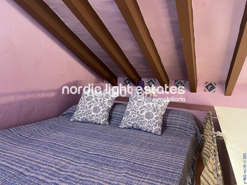 Auténtica casa de pueblo con pequeña piscina privada en Maro, Nerja