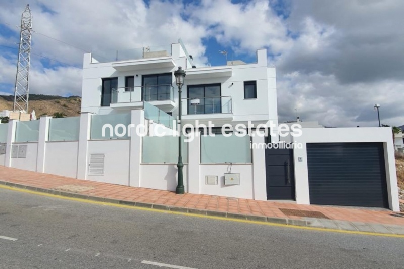 Villa a estrenar en Nerja