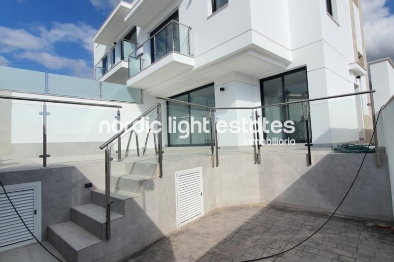 Villa a estrenar en Nerja
