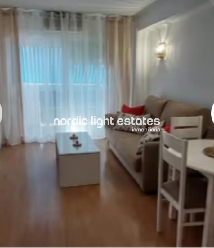 Maravilloso apartamento con terraza y piscina comunitaria en Torre del Mar