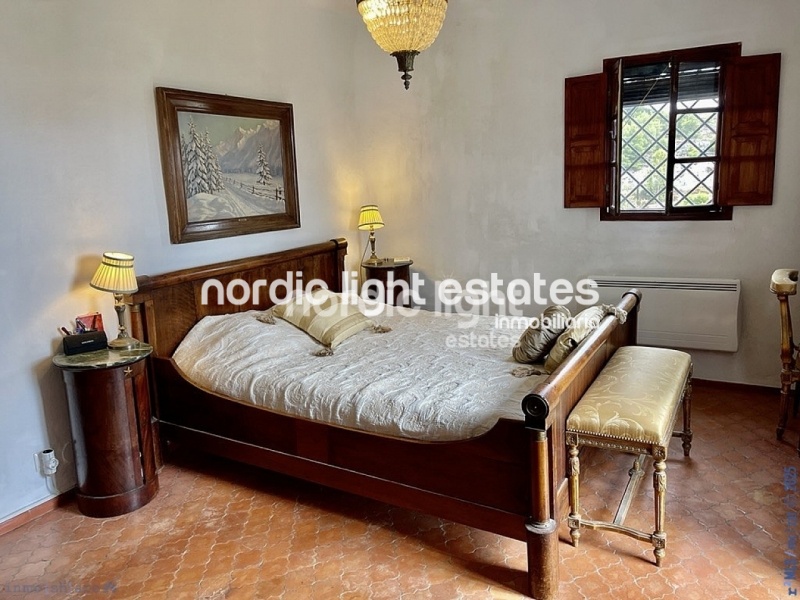 Exclusiva finca con 3 casas a solo 500 metros de Frigiliana