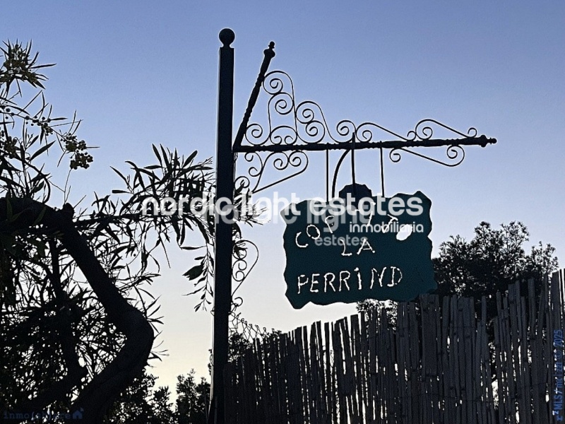 Exclusiva finca con 3 casas a solo 500 metros de Frigiliana