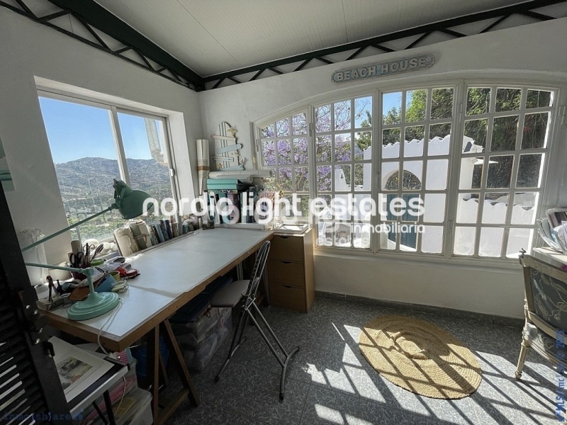 Exclusiva finca con 3 casas a solo 500 metros de Frigiliana