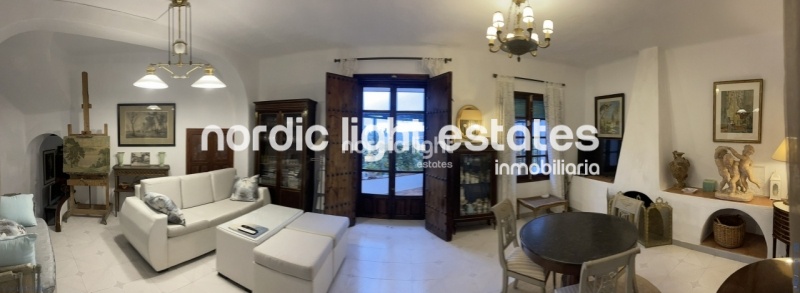 Exclusiva finca con 3 casas a solo 500 metros de Frigiliana