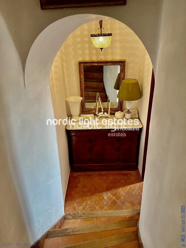 Exclusiva finca con 3 casas a solo 500 metros de Frigiliana