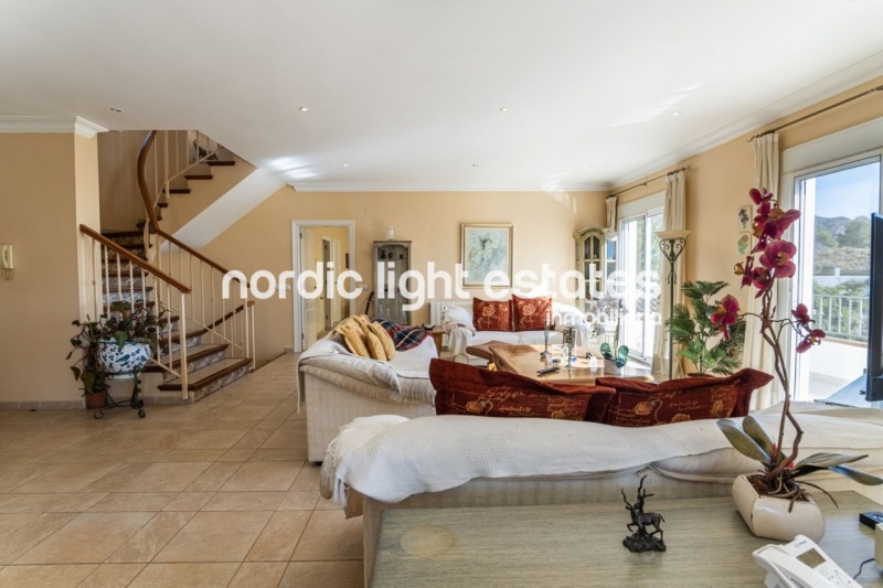 Elegante villa en Cortijos San Rafael, entre Nerja y Frigiliana