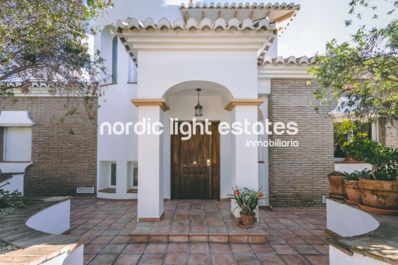 Elegante villa en Cortijos San Rafael, entre Nerja y Frigiliana
