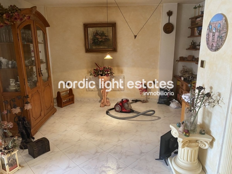 Bonita casa pareada con jardín y terrazas en Caleta de Vélez