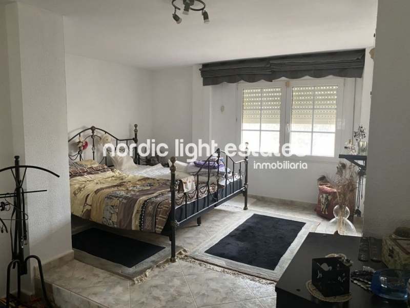 Bonita casa pareada con jardín y terrazas en Caleta de Vélez