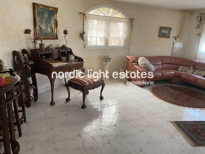 Bonita casa pareada con jardín y terrazas en Caleta de Vélez