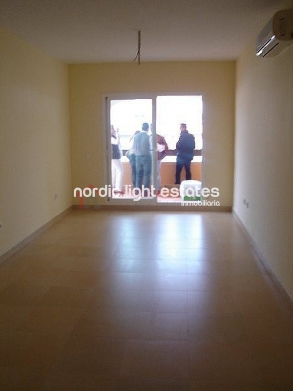 Estupendo apartamento (última planta) situado en la urbanización Baviera Golf, Caleta de Vélez