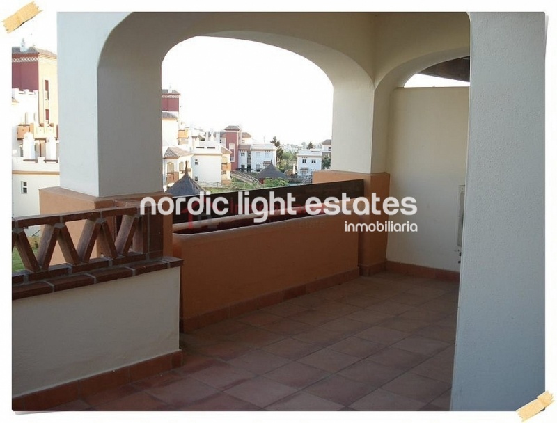 Estupendo apartamento (última planta) situado en la urbanización Baviera Golf, Caleta de Vélez