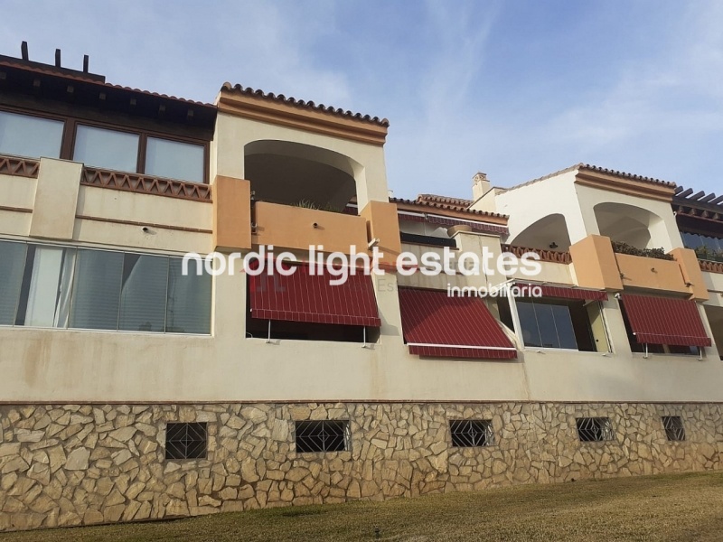 Estupendo apartamento (última planta) situado en la urbanización Baviera Golf, Caleta de Vélez