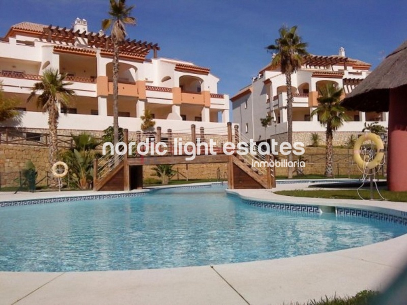 Estupendo apartamento (última planta) situado en la urbanización Baviera Golf, Caleta de Vélez