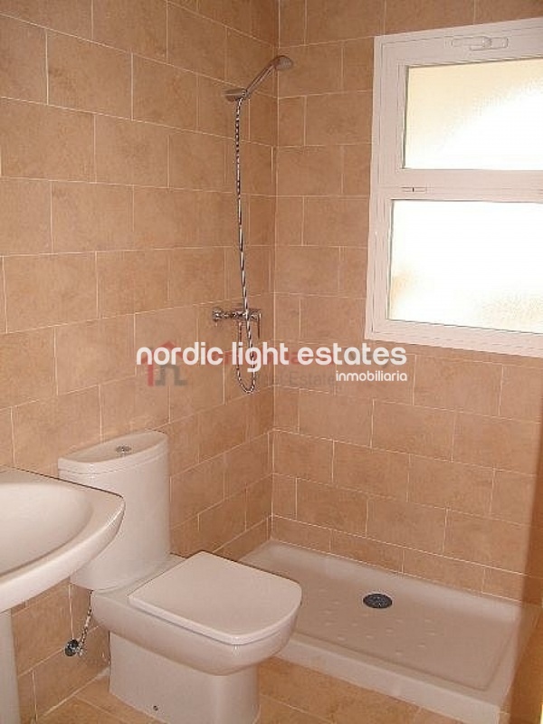 Estupendo apartamento (última planta) situado en la urbanización Baviera Golf, Caleta de Vélez