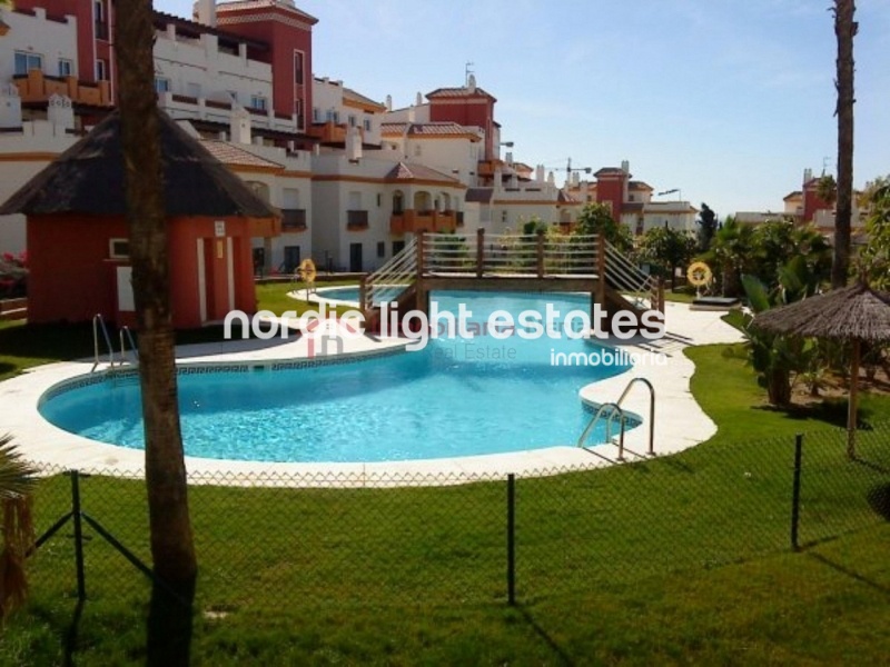 Estupendo apartamento (última planta) situado en la urbanización Baviera Golf, Caleta de Vélez